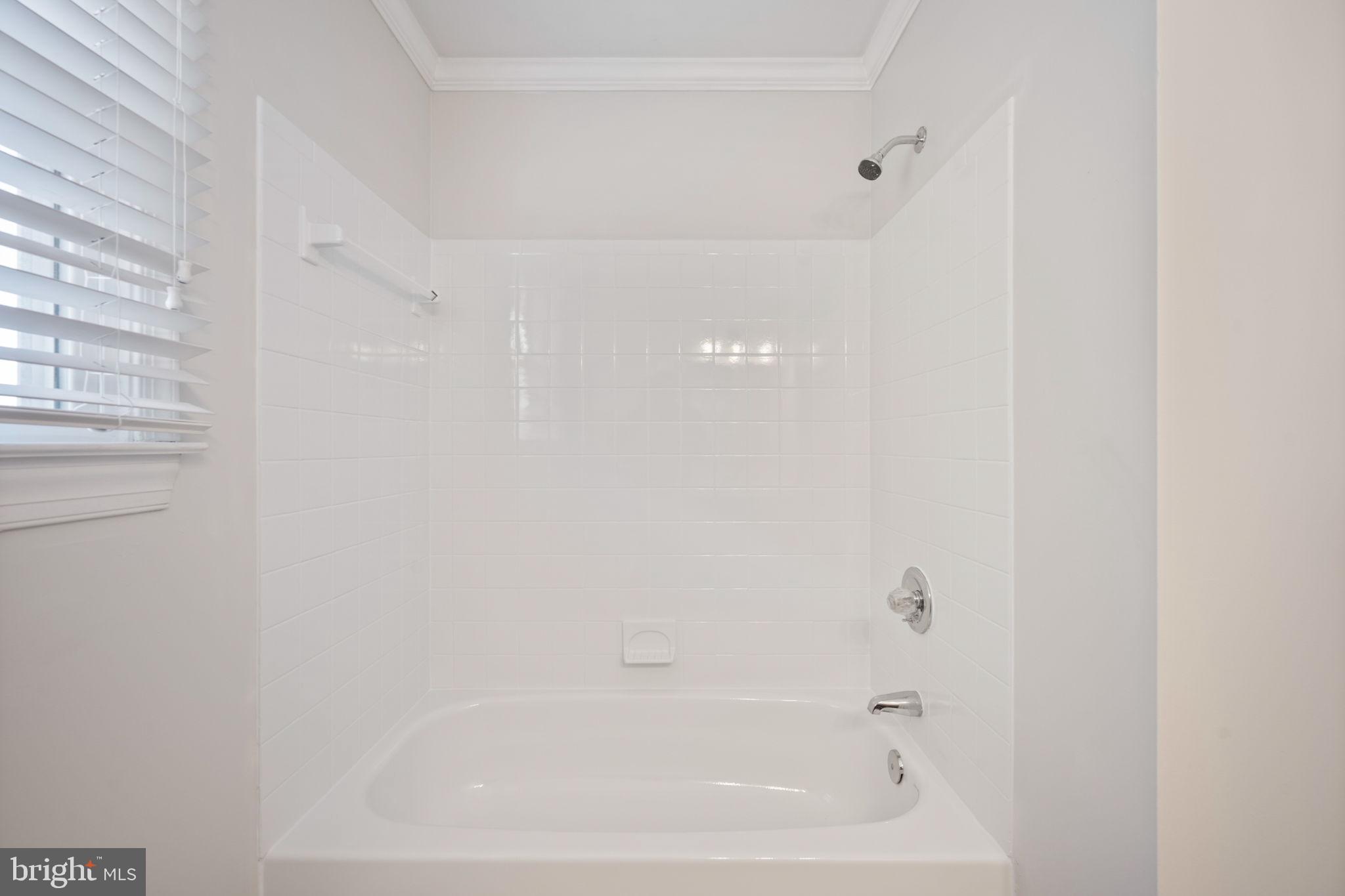 VILLAGE GATE - Residential