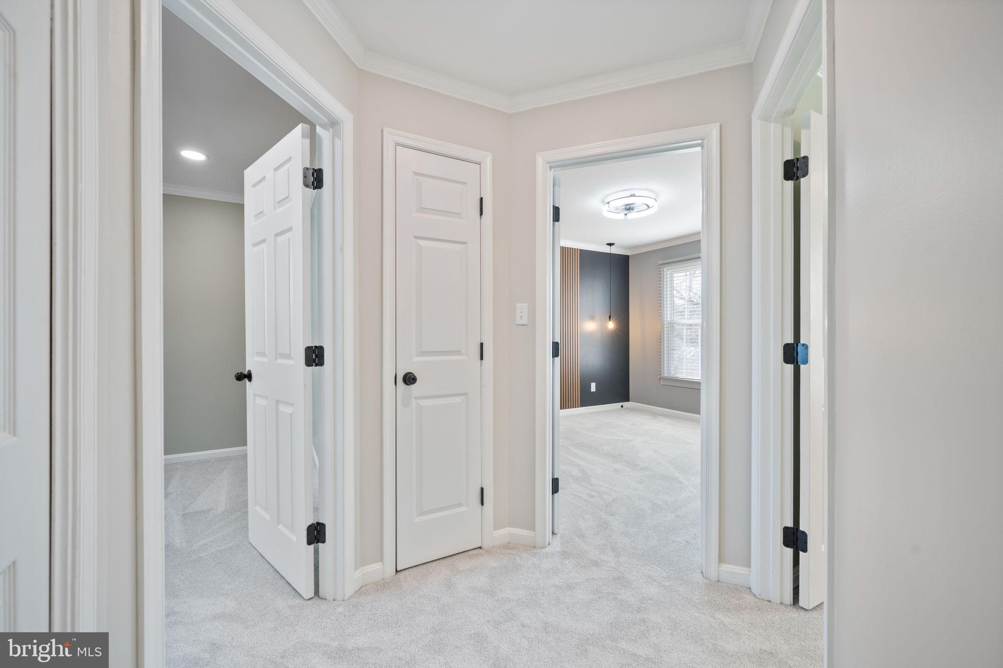 VILLAGE GATE - Residential