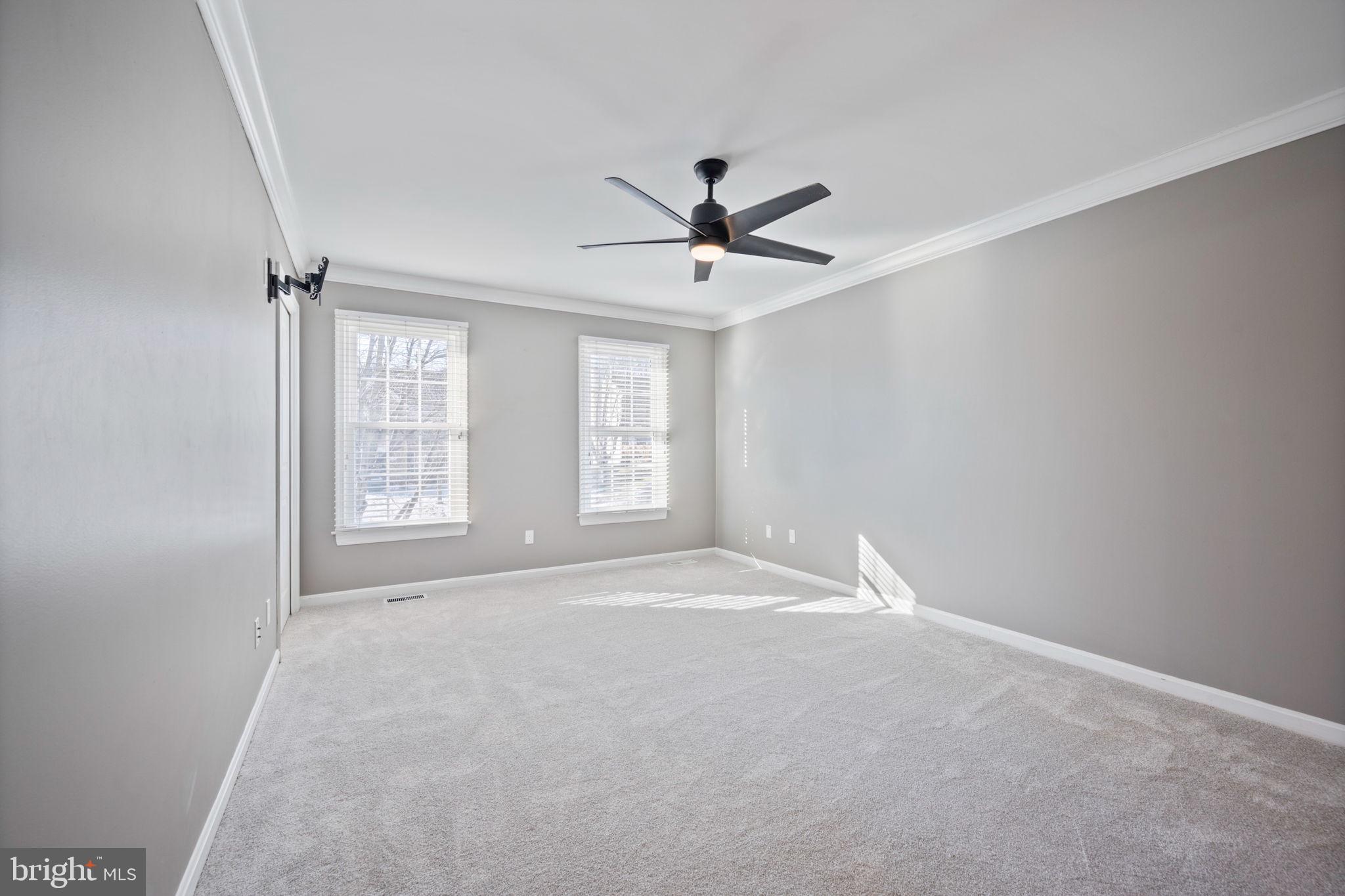 VILLAGE GATE - Residential