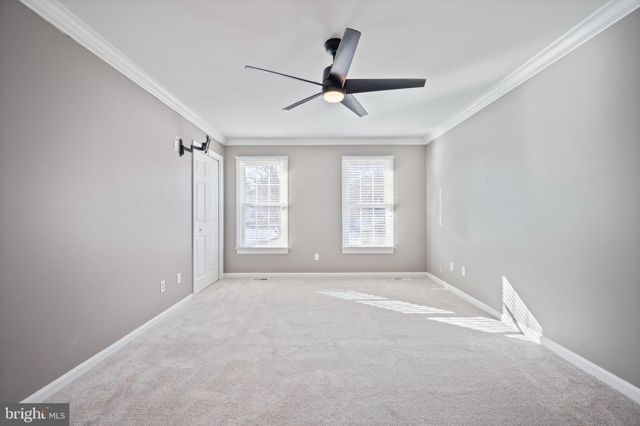 VILLAGE GATE - Residential