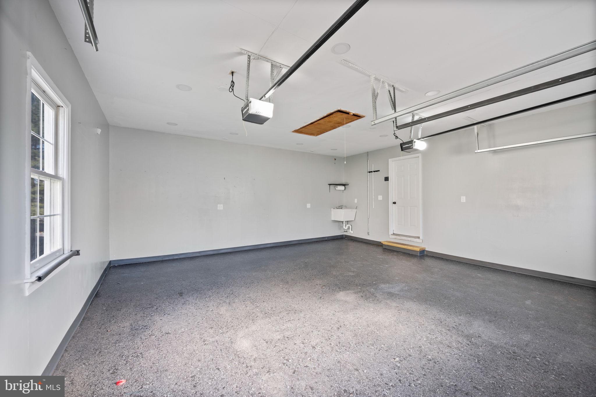 VILLAGE GATE - Residential