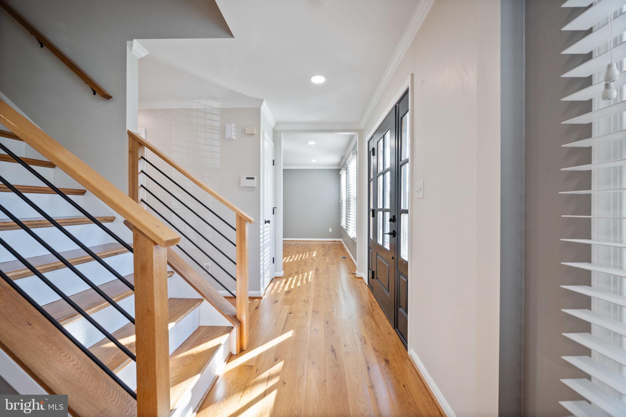 VILLAGE GATE - Residential