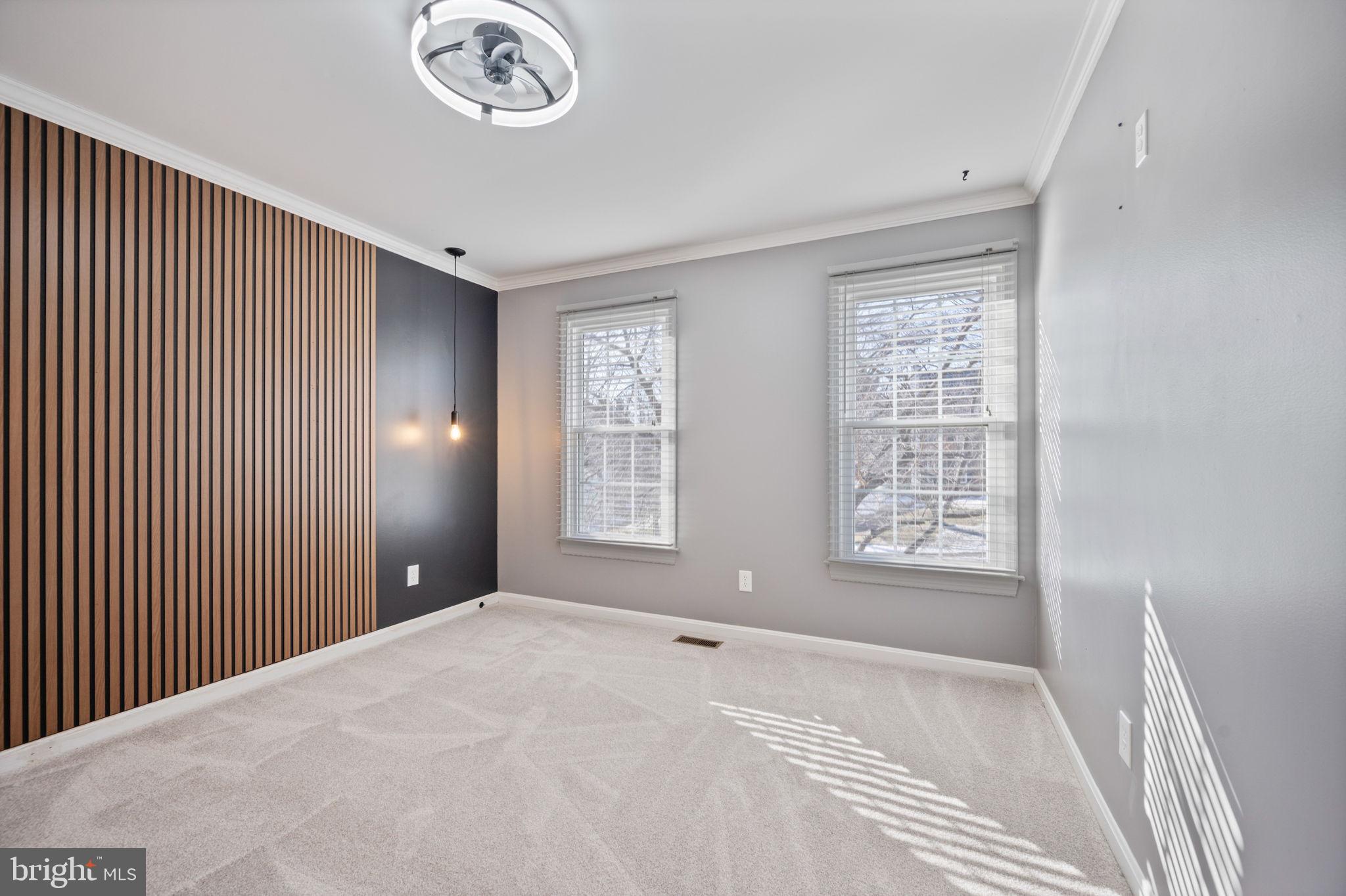 VILLAGE GATE - Residential