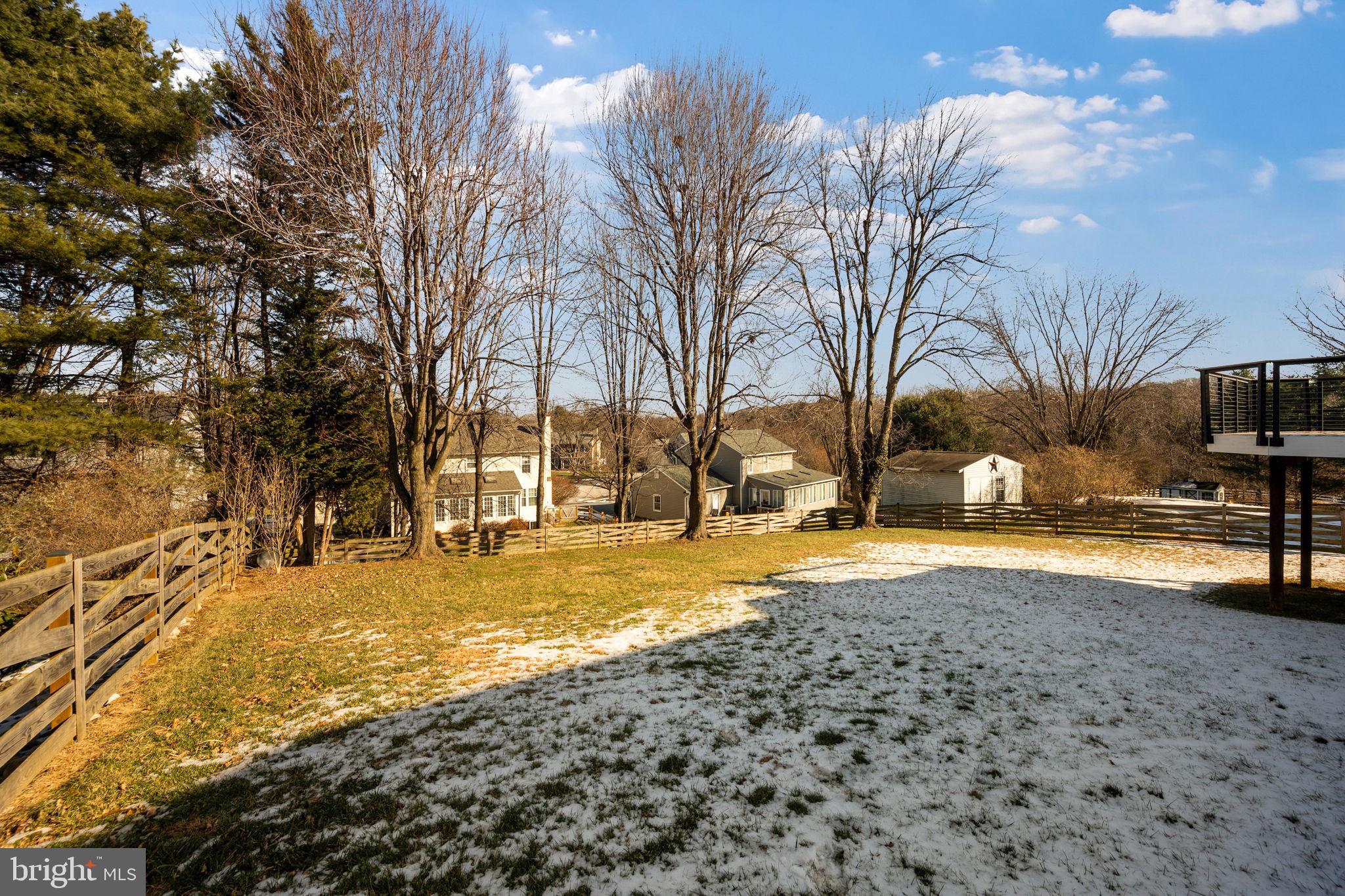 VILLAGE GATE - Residential