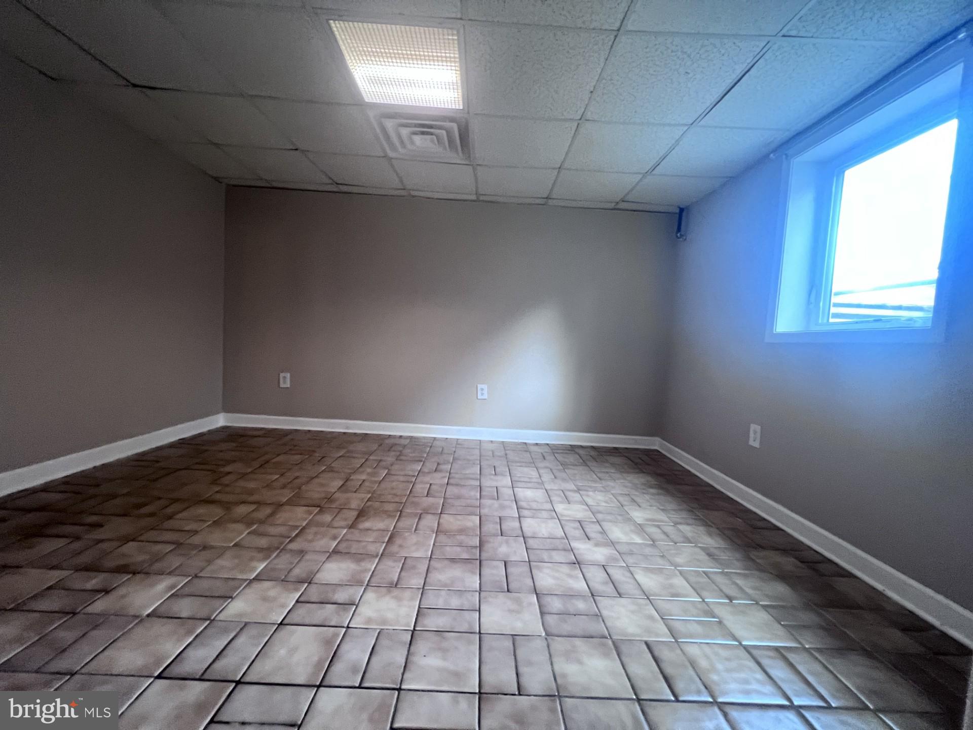 COLLEGE PARK WOODS - Residential Lease