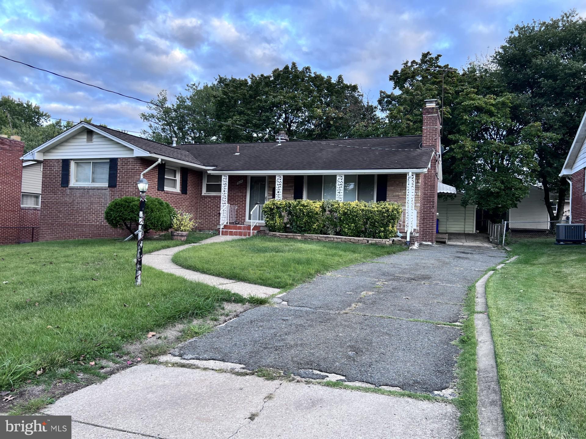 COLLEGE PARK WOODS - Residential Lease