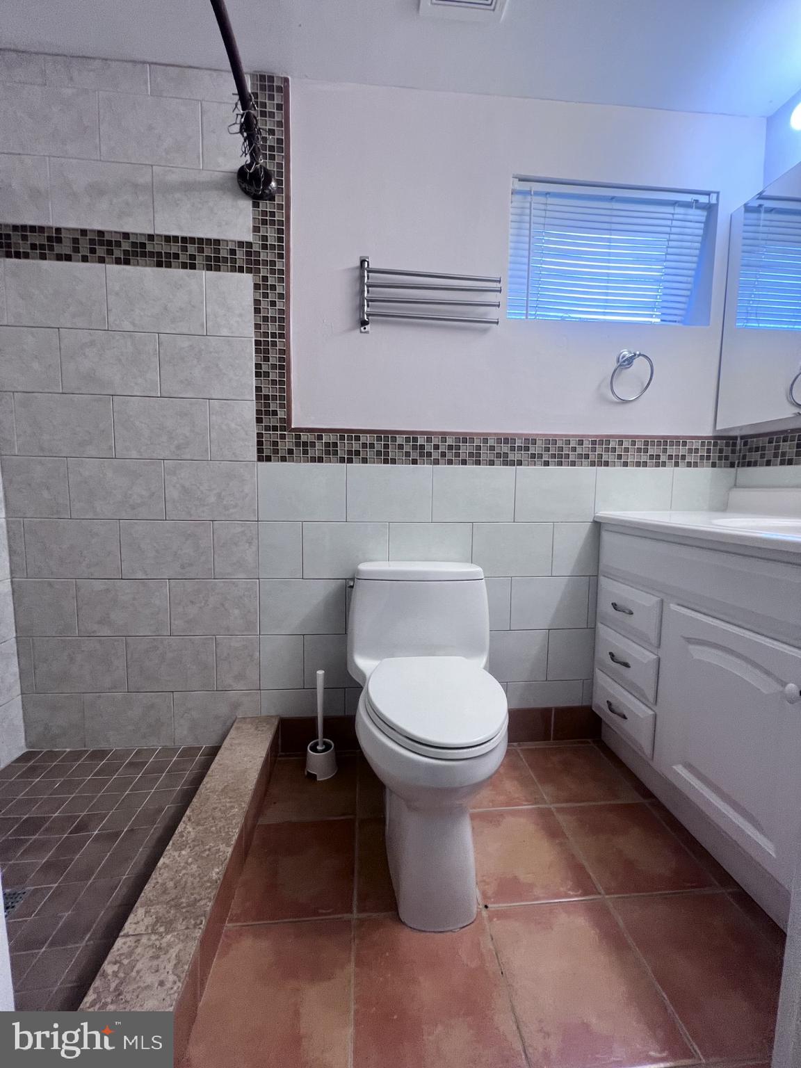 COLLEGE PARK WOODS - Residential Lease