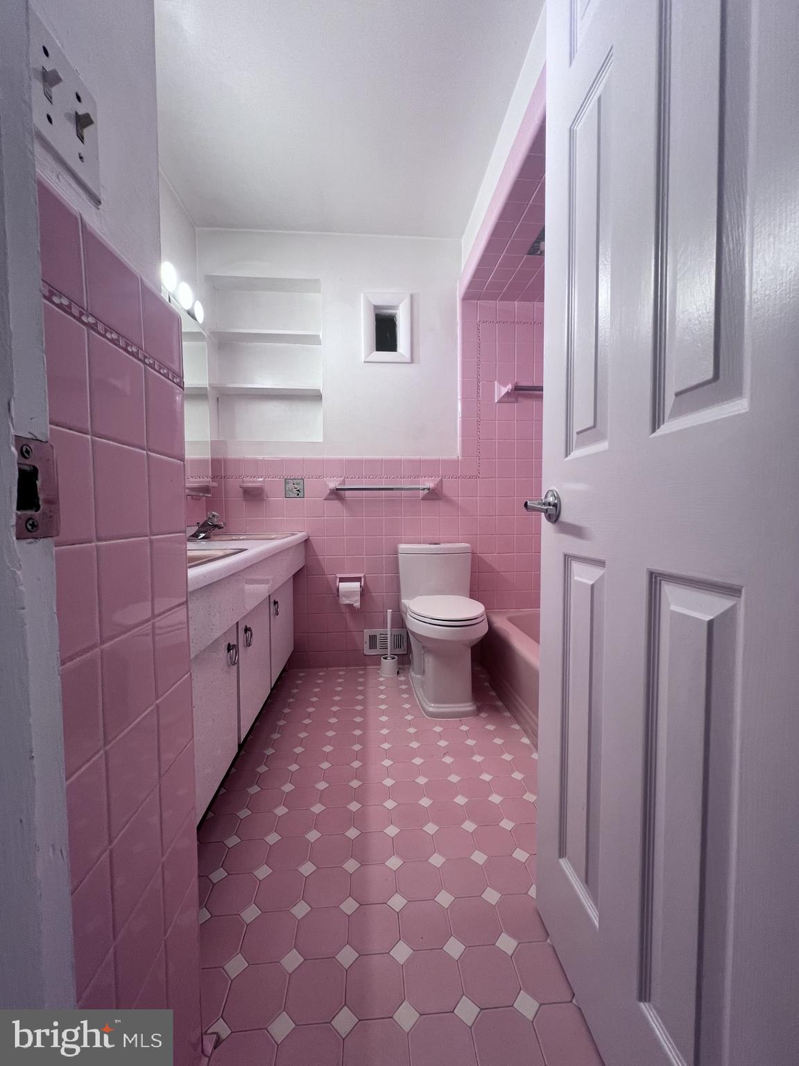 COLLEGE PARK WOODS - Residential Lease