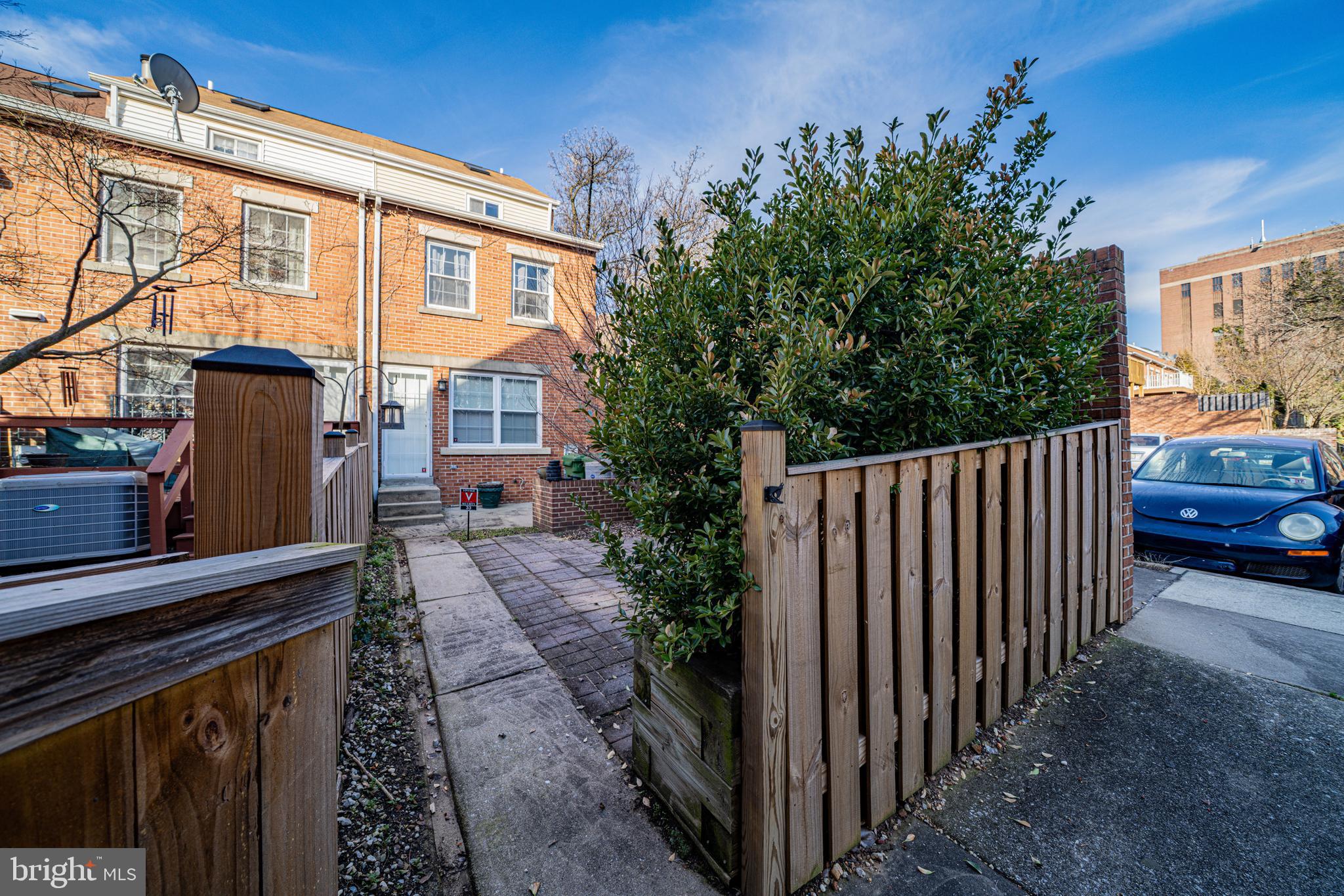 BUTCHERS HILL - Residential