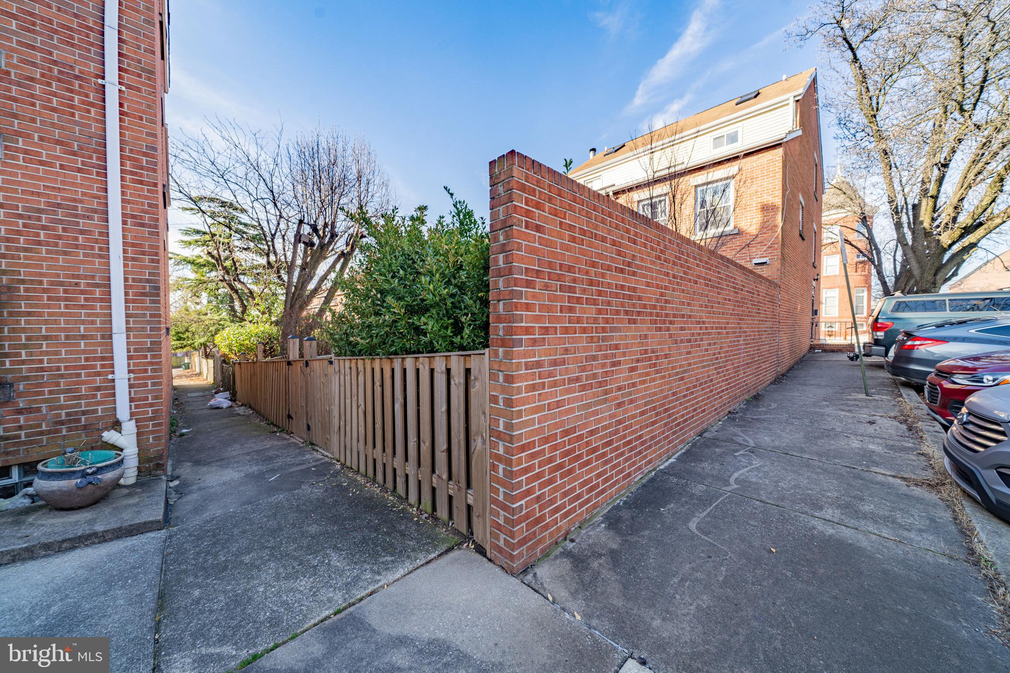 BUTCHERS HILL - Residential