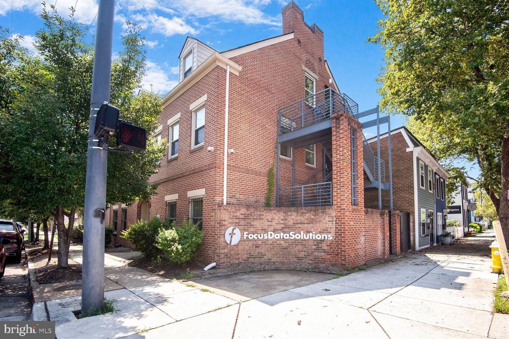 Photo of 1020 Princess Street, ALEXANDRIA, VA 22314 (MLS # VAAX2049980)