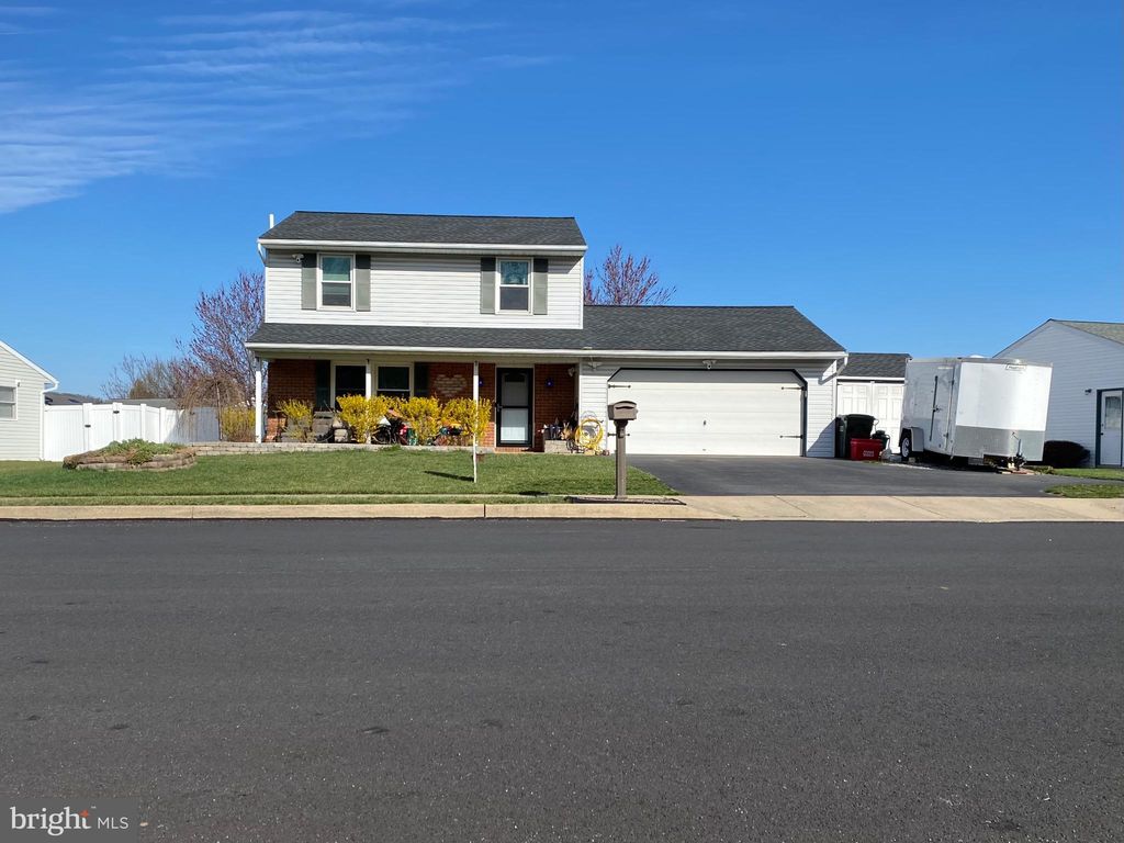 Photo of 23 HAYLOFT RD, DENVER, PA 17517 (MLS # PALA2029182)