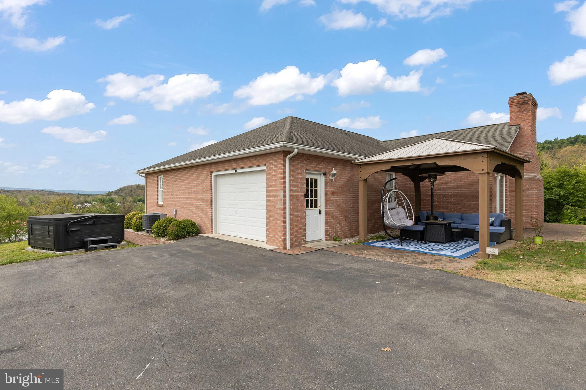 WATER VIEW ESTATES - Residential