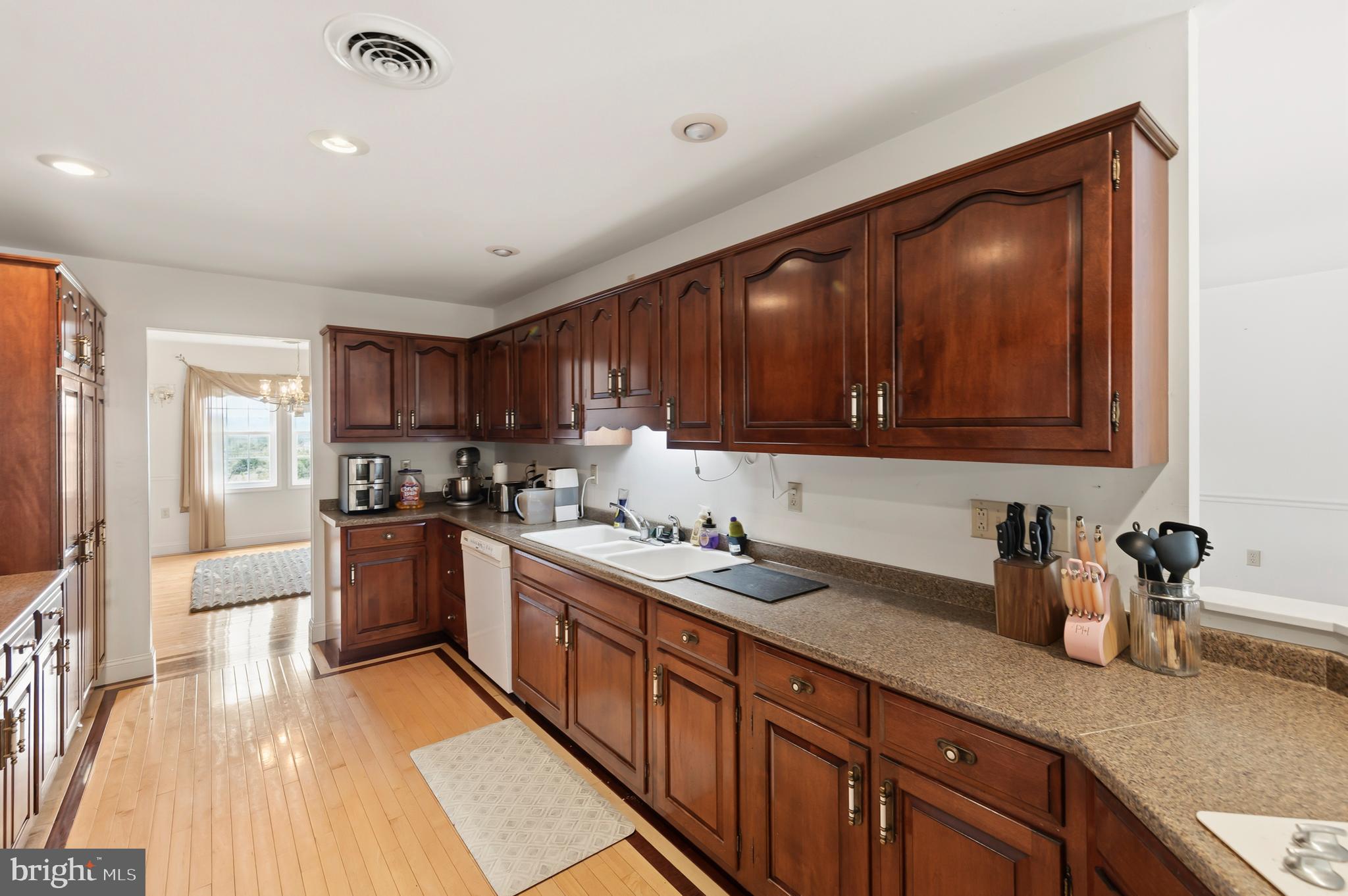 WATER VIEW ESTATES - Residential