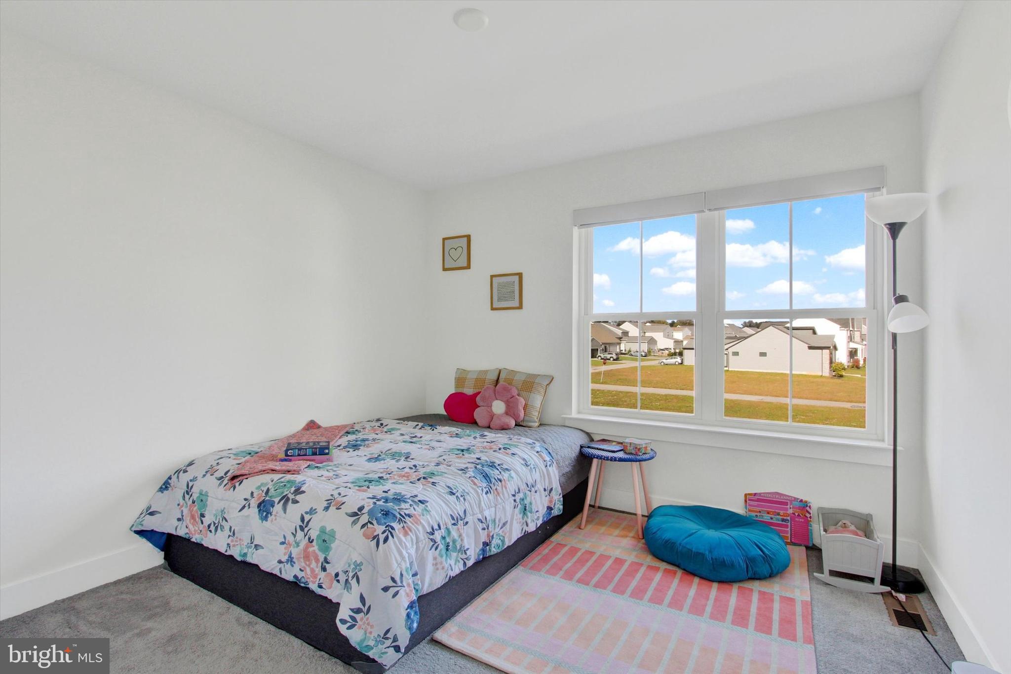 MADISON COURT - Residential