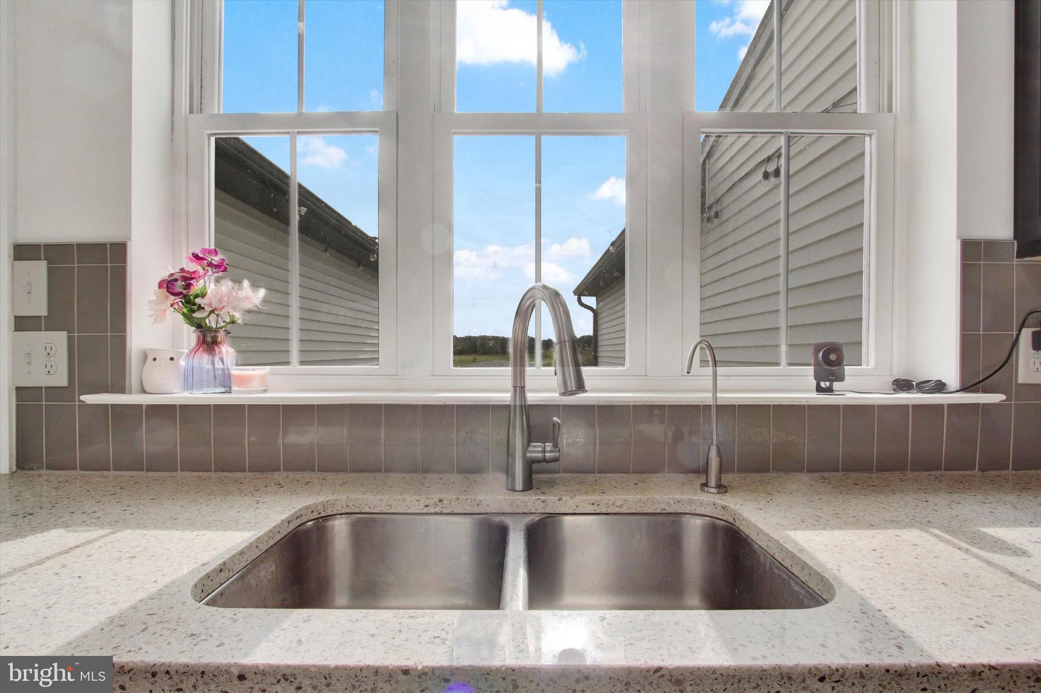 MADISON COURT - Residential