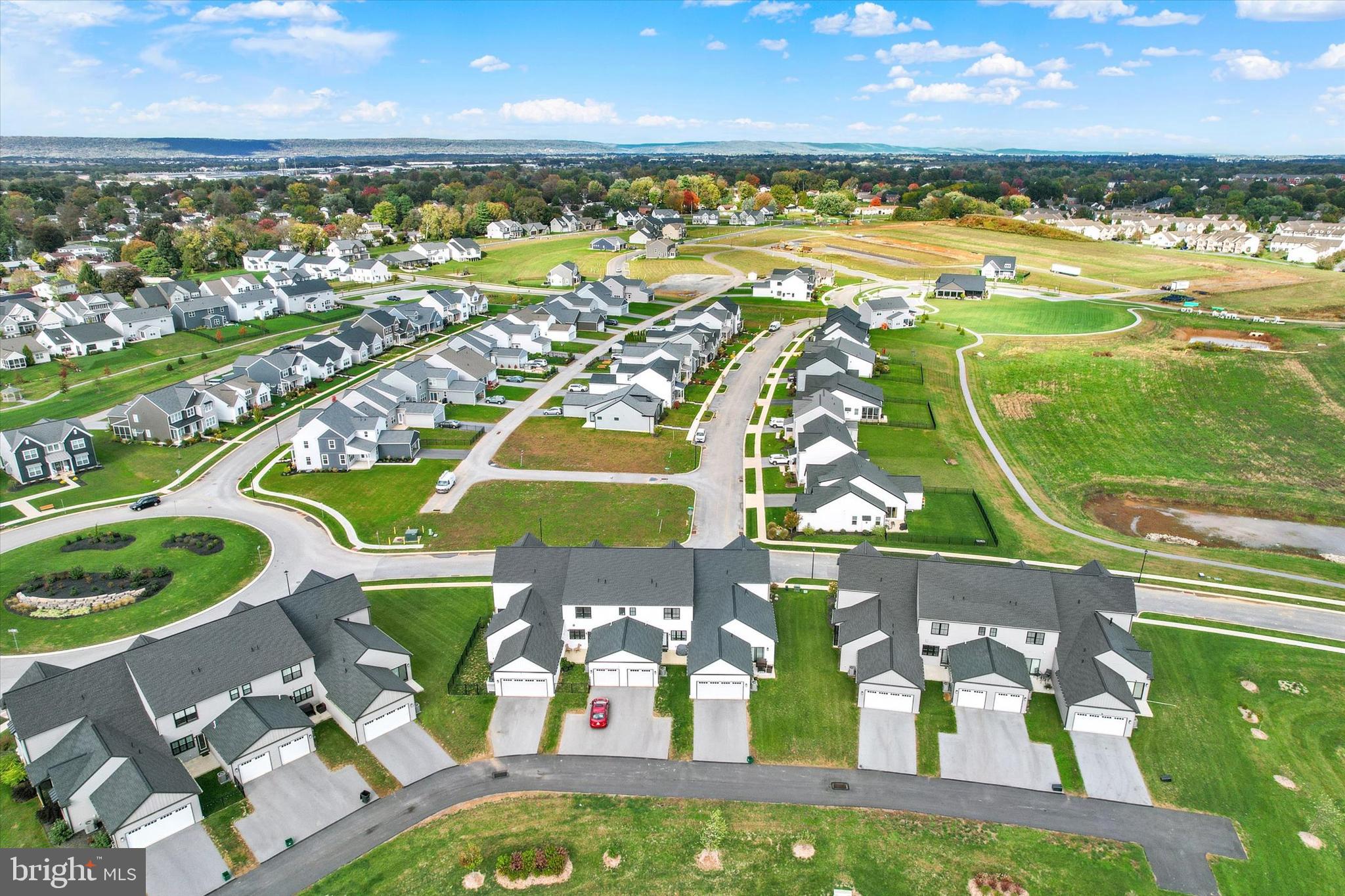 MADISON COURT - Residential