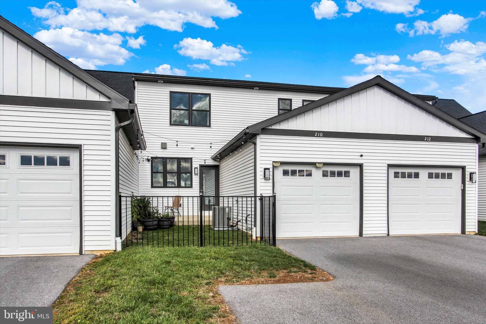 MADISON COURT - Residential