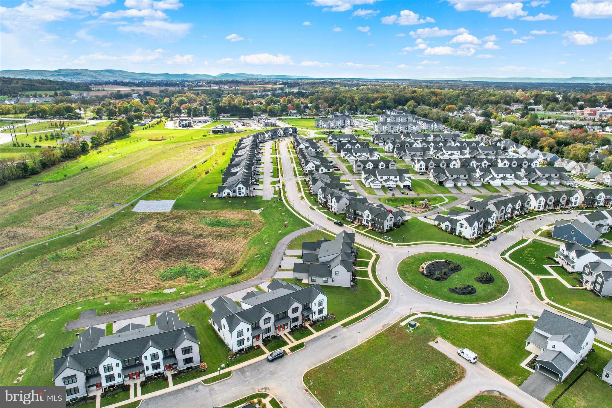 MADISON COURT - Residential
