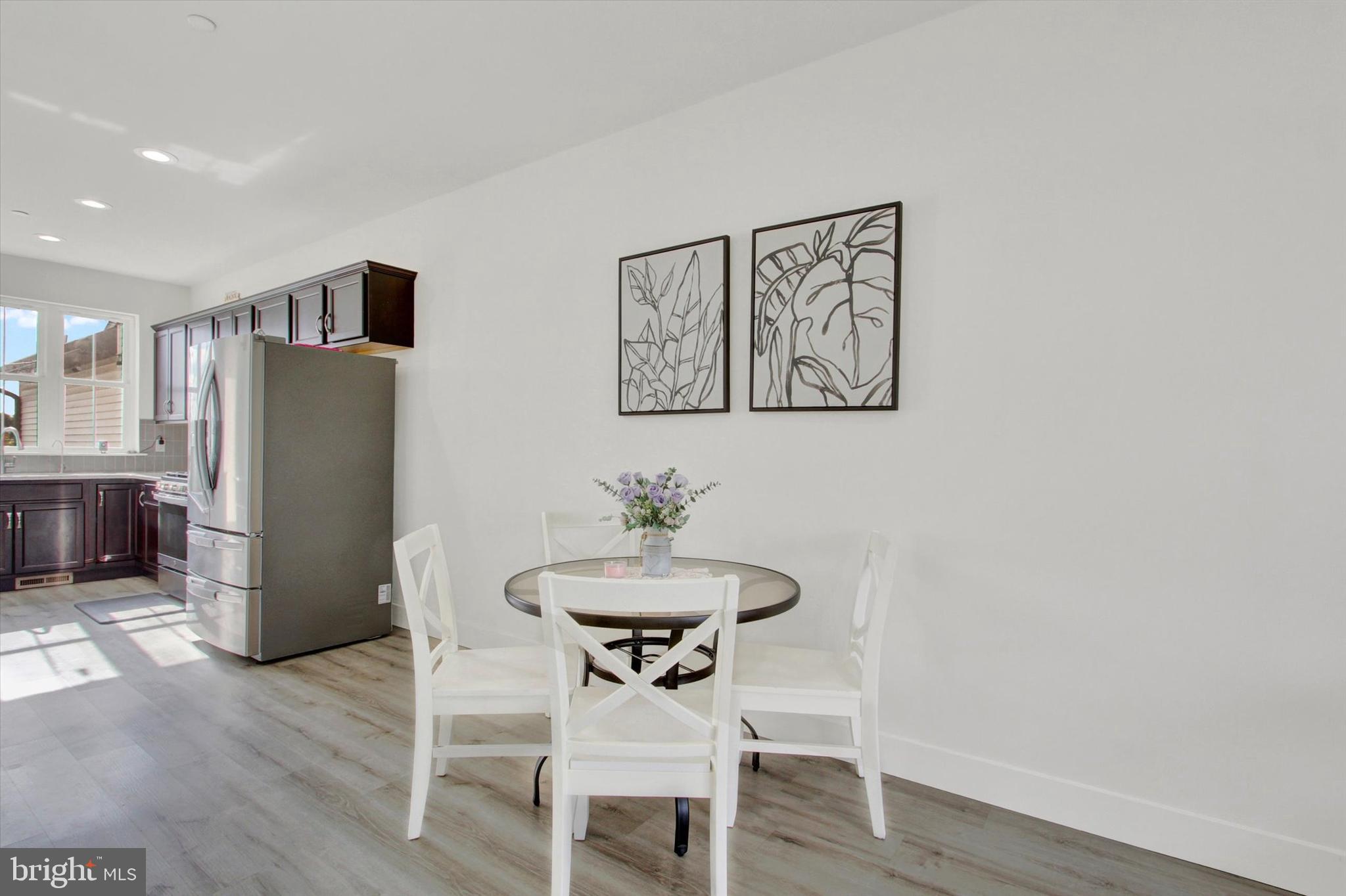 MADISON COURT - Residential