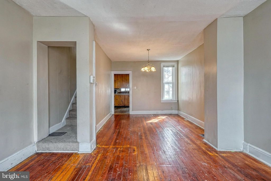 Photo of 628 Chestnut Street, YORK, PA 17403 (MLS # PAYK2096400)