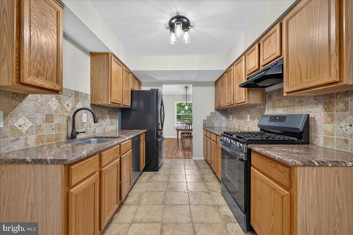 2270 DOGWOOD COURT