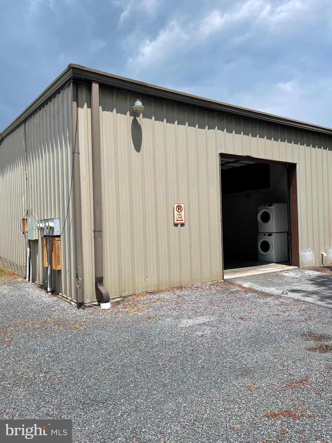 WEST O C BUSINESS CT - Commercial Lease