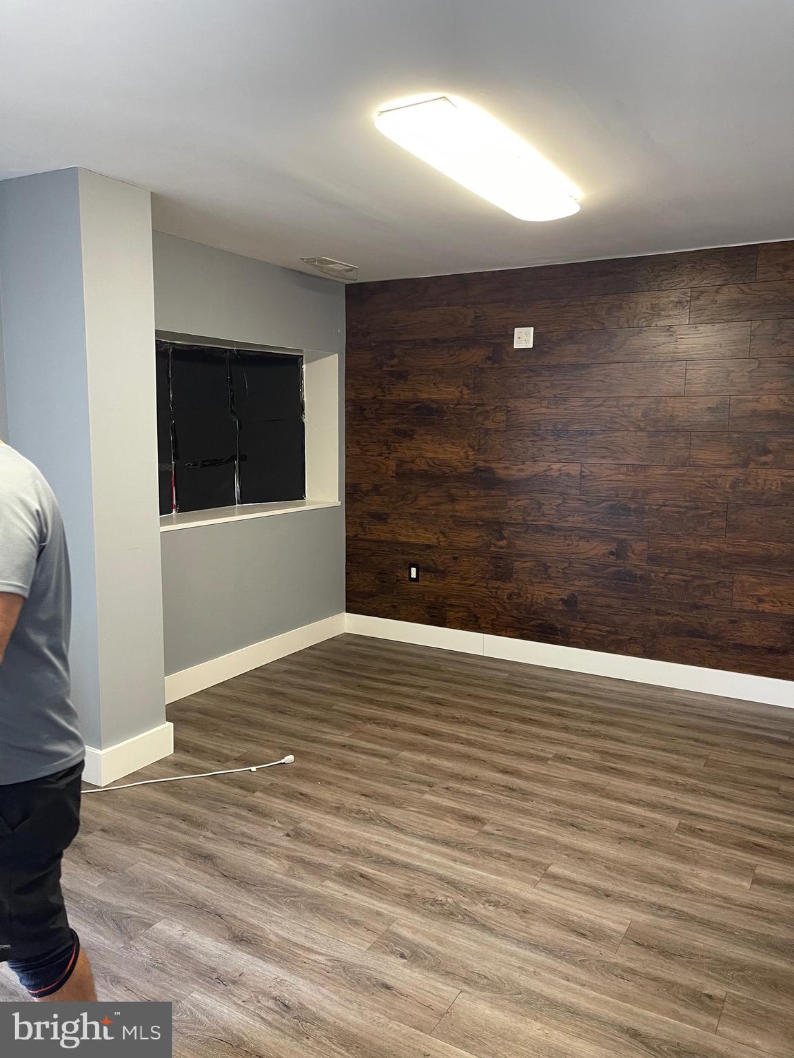 WEST O C BUSINESS CT - Commercial Lease