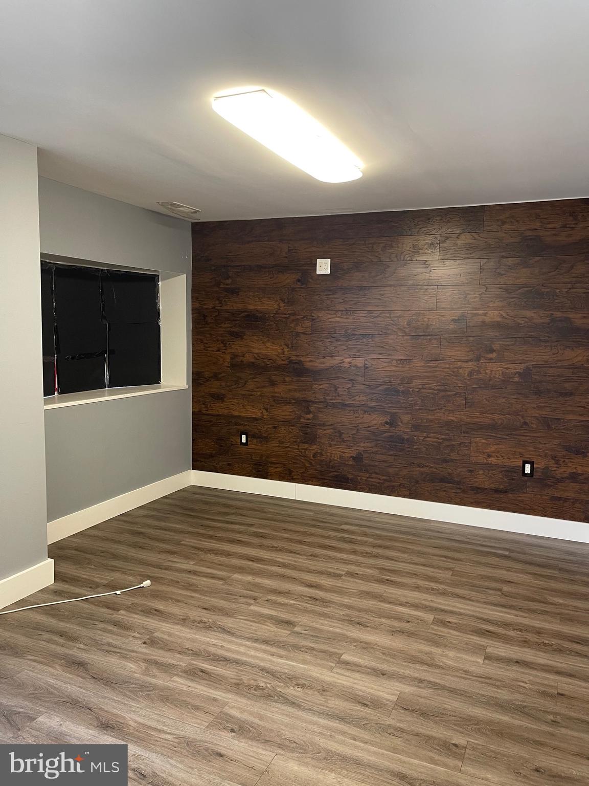 WEST O C BUSINESS CT - Commercial Lease