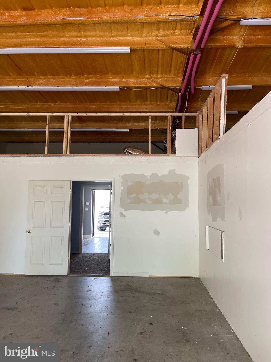 WEST O C BUSINESS CT - Commercial Lease