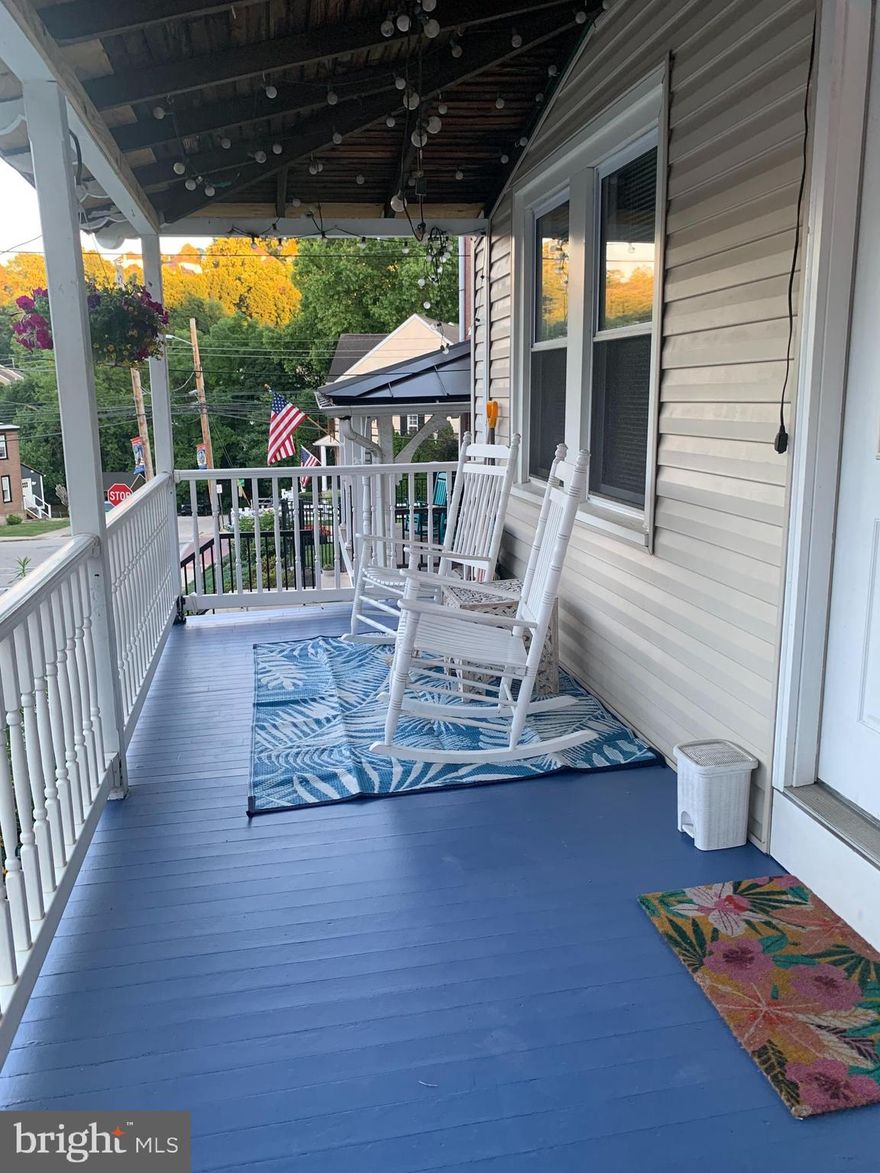 Best street in West Conshohocken - check out the cozy front porch freshly painted and updated - read a book, have a cocktail or glass of wine.  The whole apartment is being painted and cleaned - ready for move in.     1 bedroom PLUS den, 1 full bath -  kitchen with dishwasher,  gas stove, microwave and refrigerator.  Large living area , nicely sized bedroom,  washer and dryer included.  Relax on the shared front porch, enjoy grilling on your private back patio - plenty of storage in the freshly painted lower level -  walk to all the local restaurants and bars in West Conshohocken and Conshohocken - so conveniently located to area highways - King of Prussia and Center City just minutes away.  2 off street parking spaces, central air  - West Conshohocken is the place to be.   Easy to show!