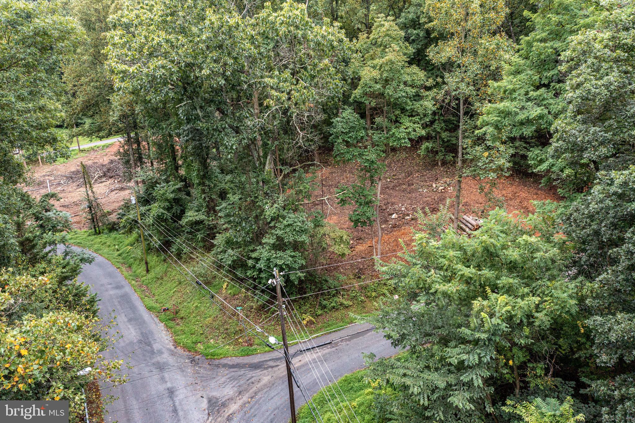 28 SWALLOW TRAIL