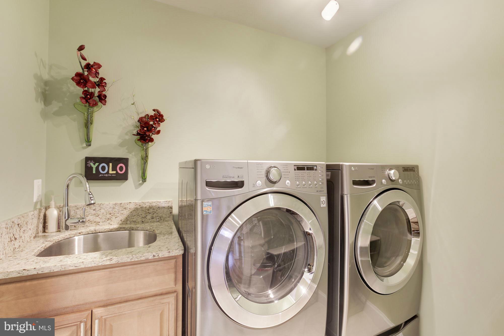 COUNTRY CLUB - Residential