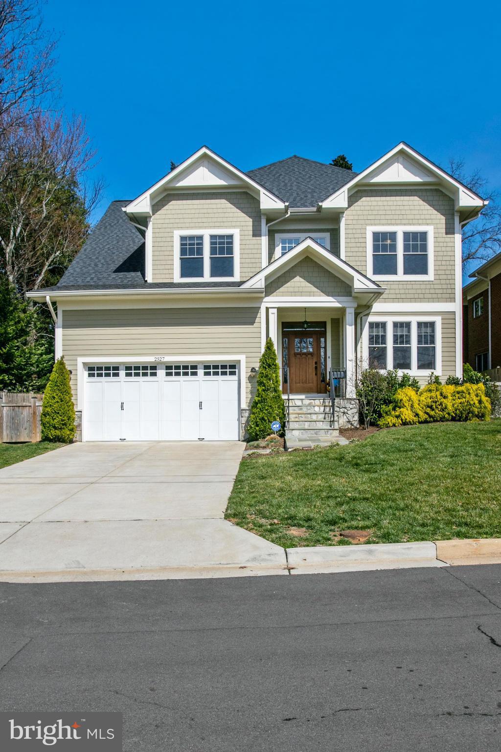 COUNTRY CLUB - Residential