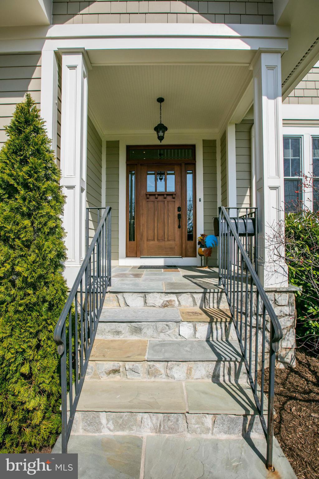 COUNTRY CLUB - Residential