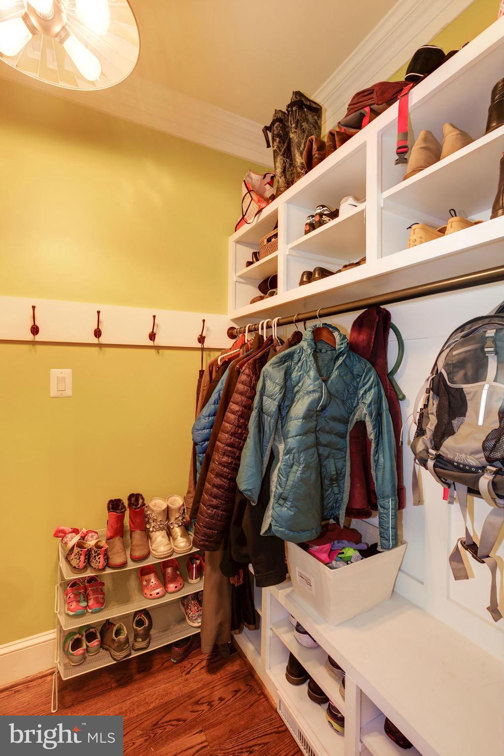 COUNTRY CLUB - Residential