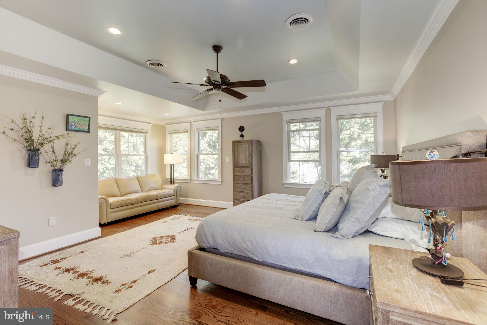 COUNTRY CLUB - Residential