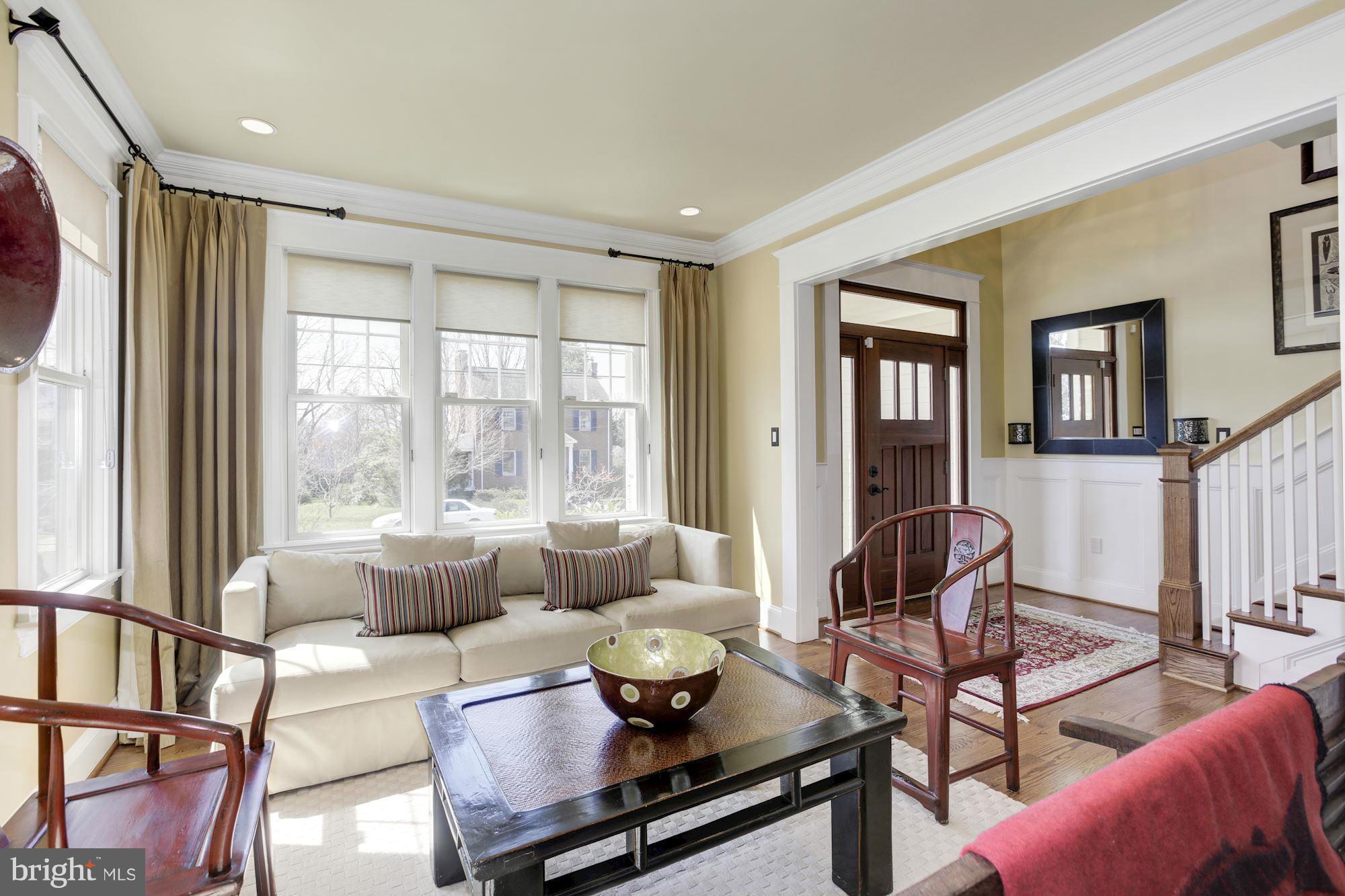 COUNTRY CLUB - Residential