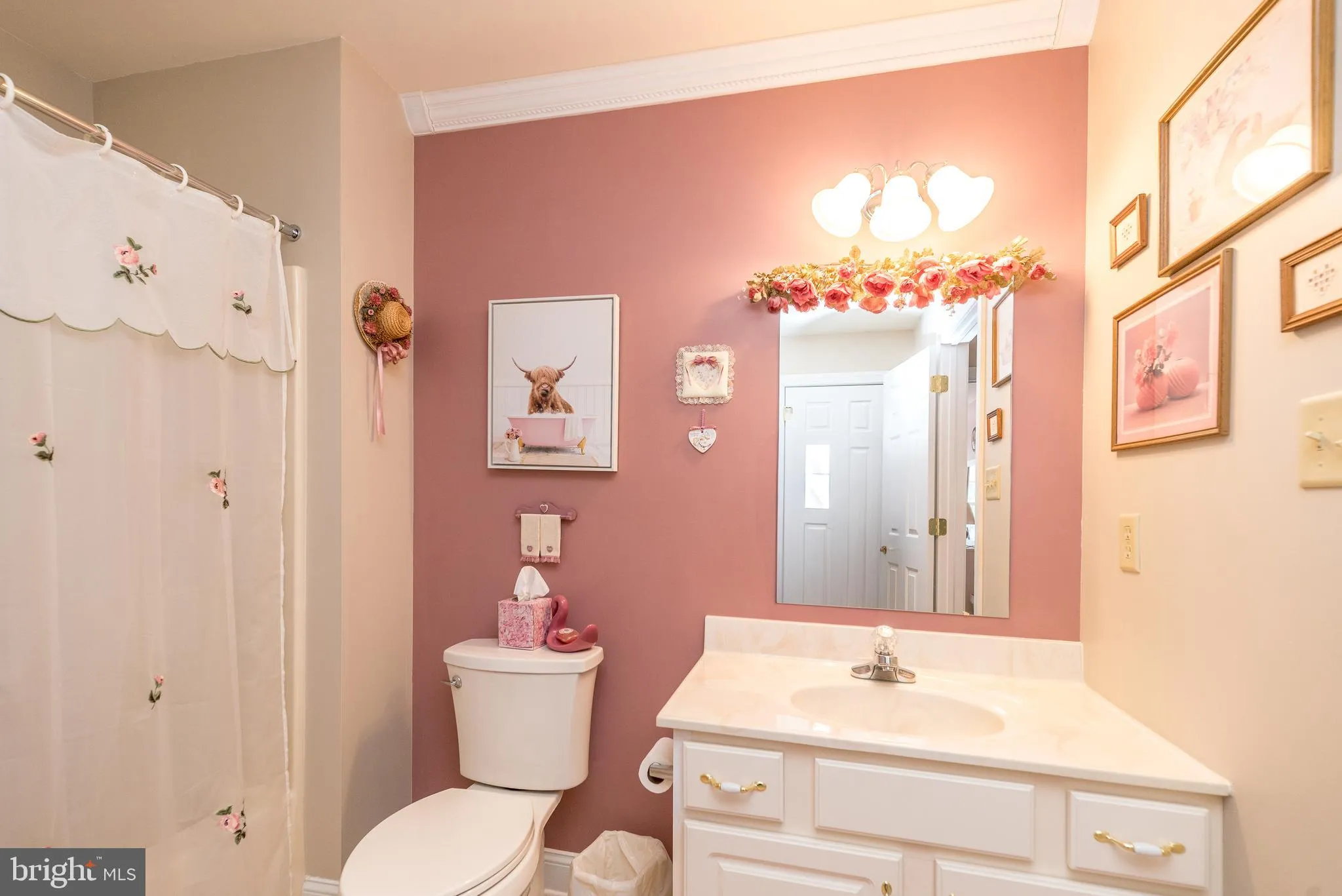 Hatfield, Pennsylvania 19440, United States, 2 Bedrooms Bedrooms, ,3 BathroomsBathrooms,Residential,Pending,148372