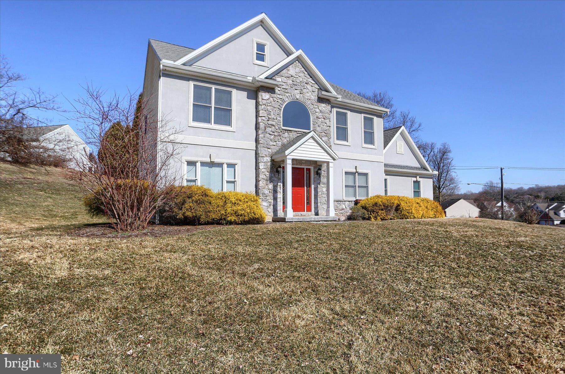 QUARRIES OF BROWNSTONE - Residential