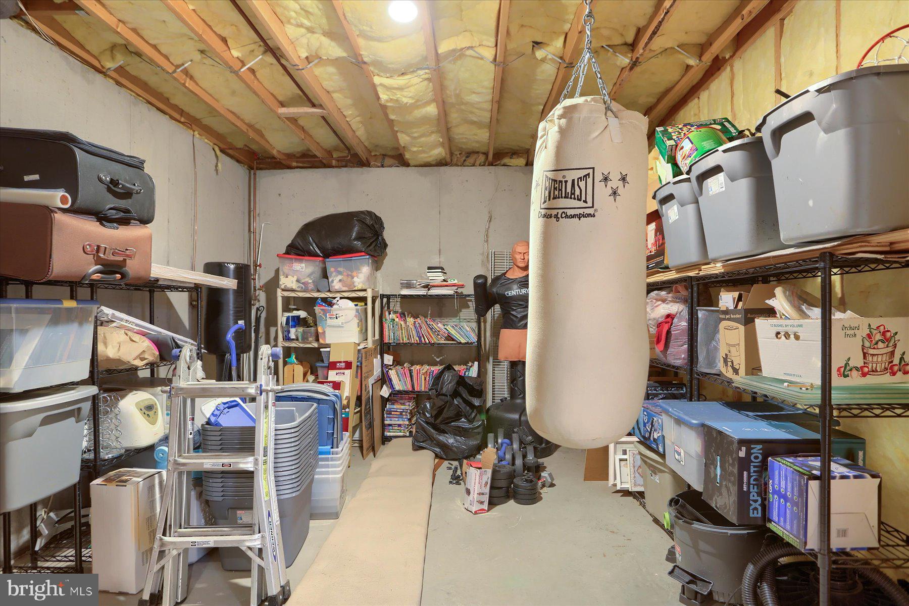 QUARRIES OF BROWNSTONE - Residential