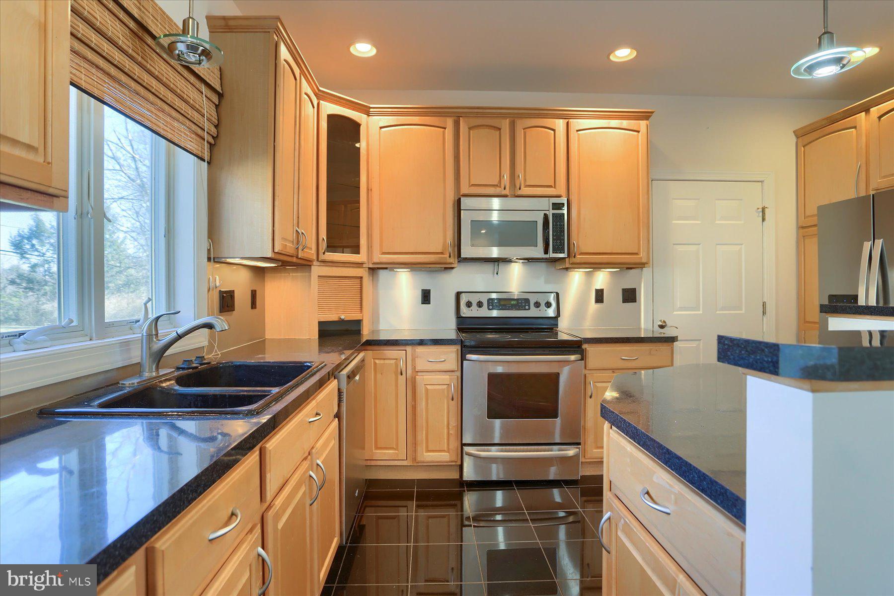 QUARRIES OF BROWNSTONE - Residential