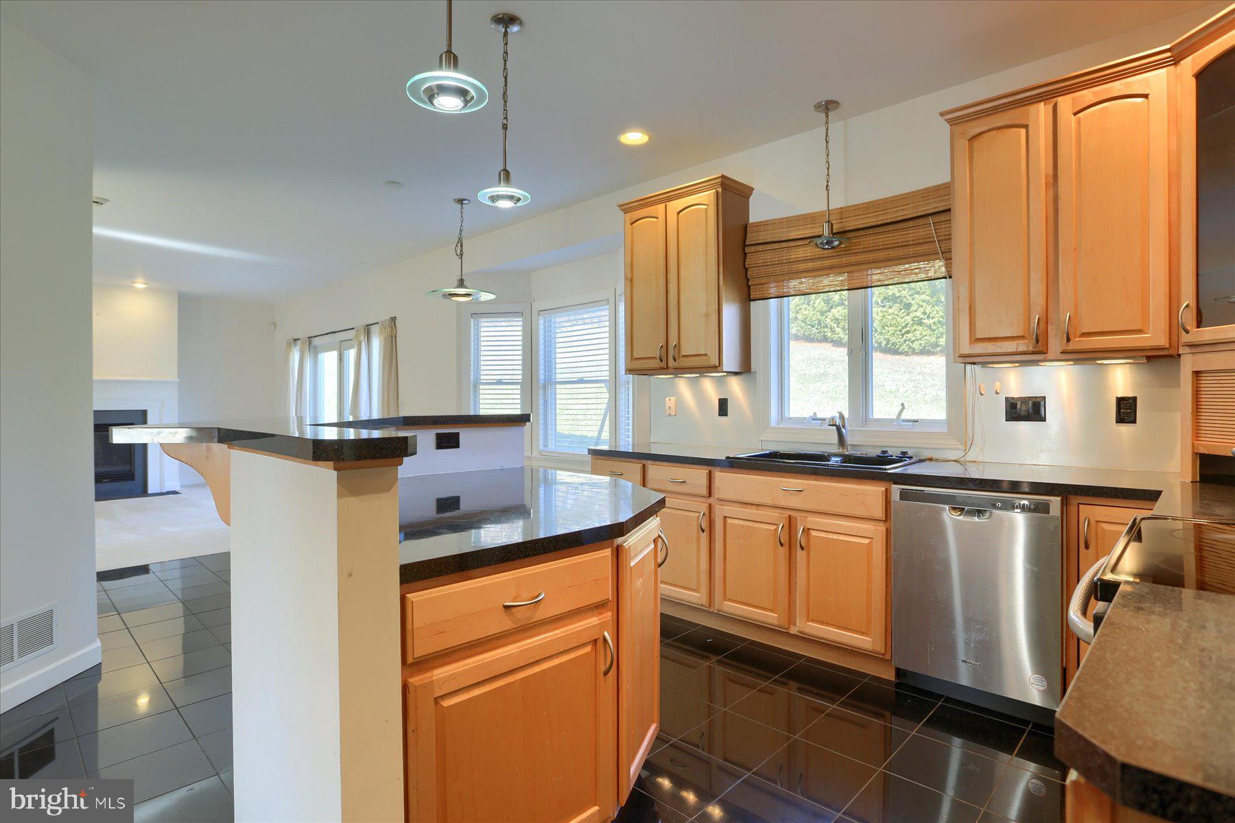 QUARRIES OF BROWNSTONE - Residential