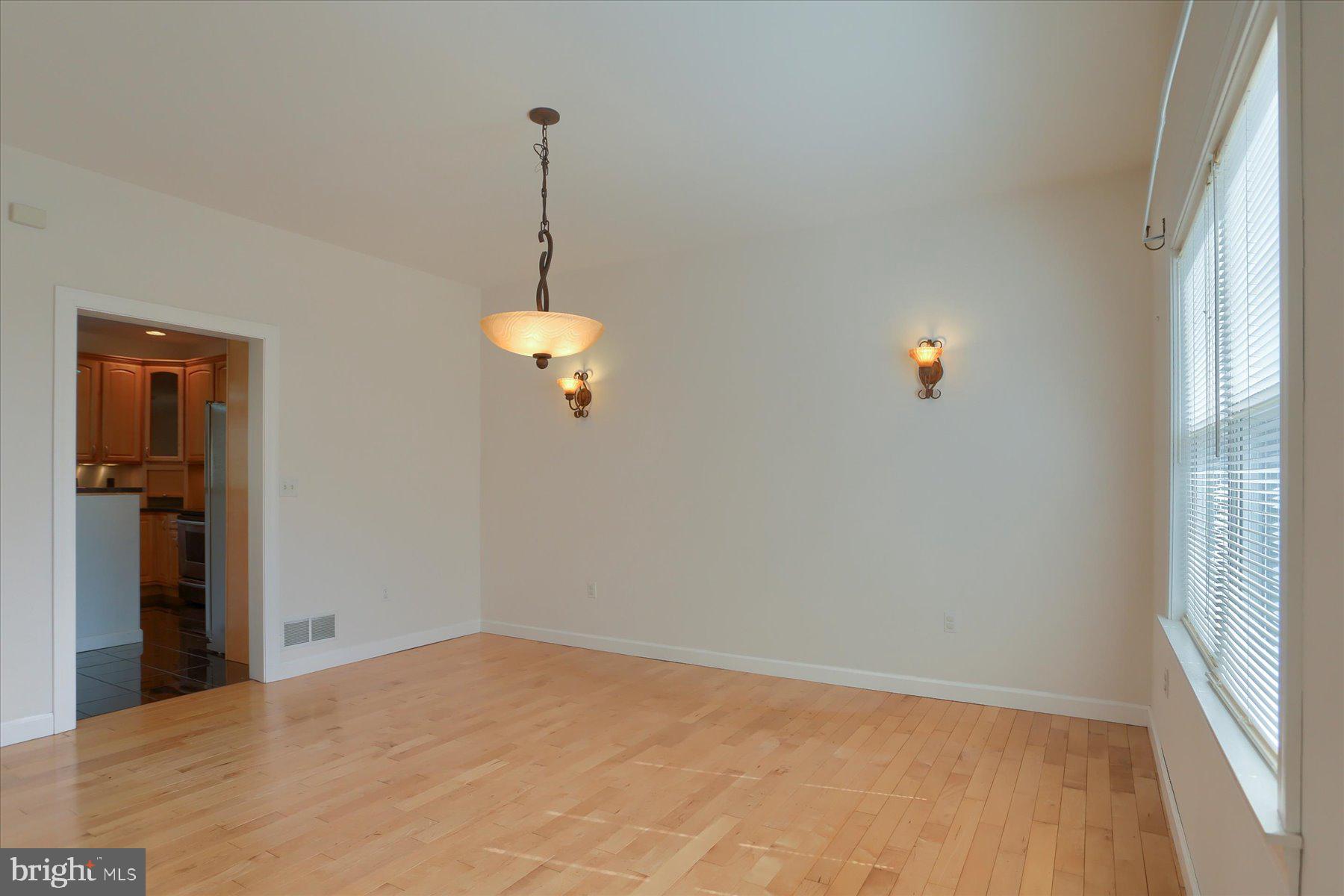 QUARRIES OF BROWNSTONE - Residential