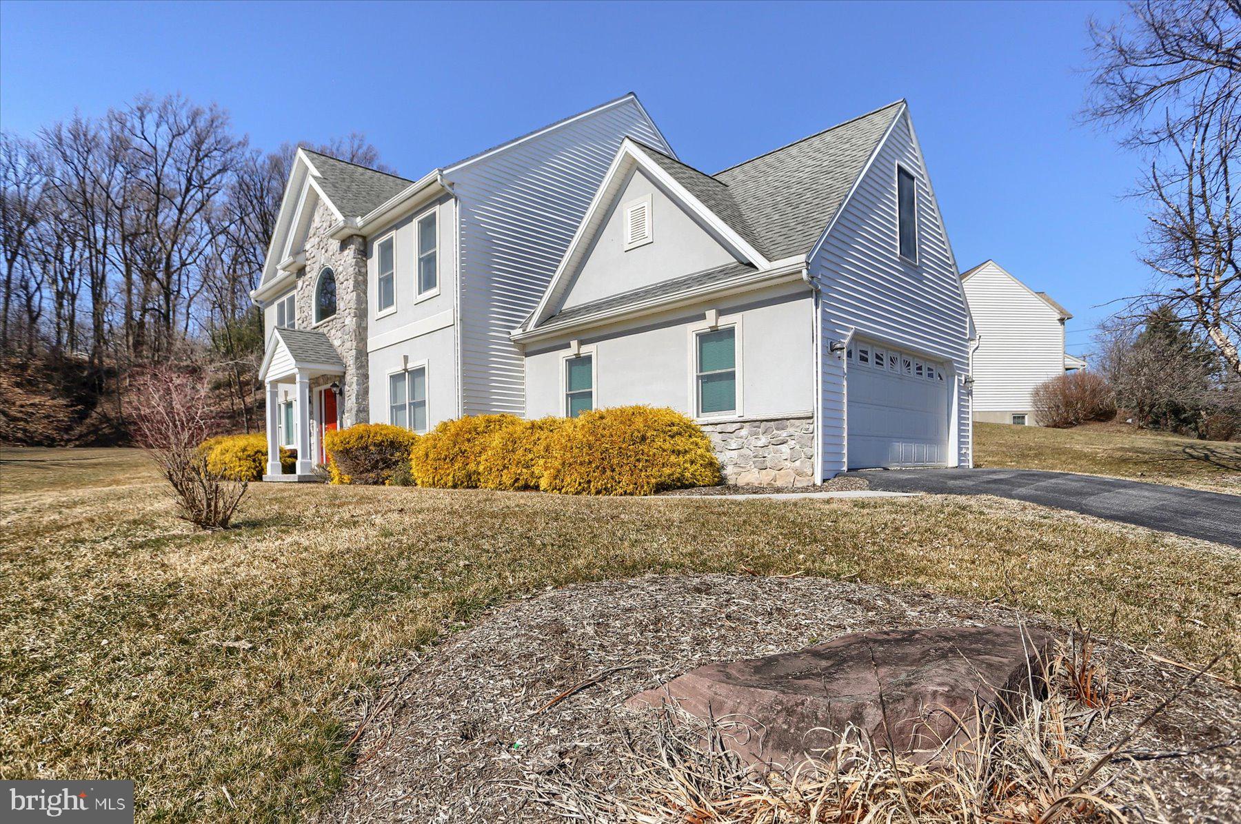 QUARRIES OF BROWNSTONE - Residential