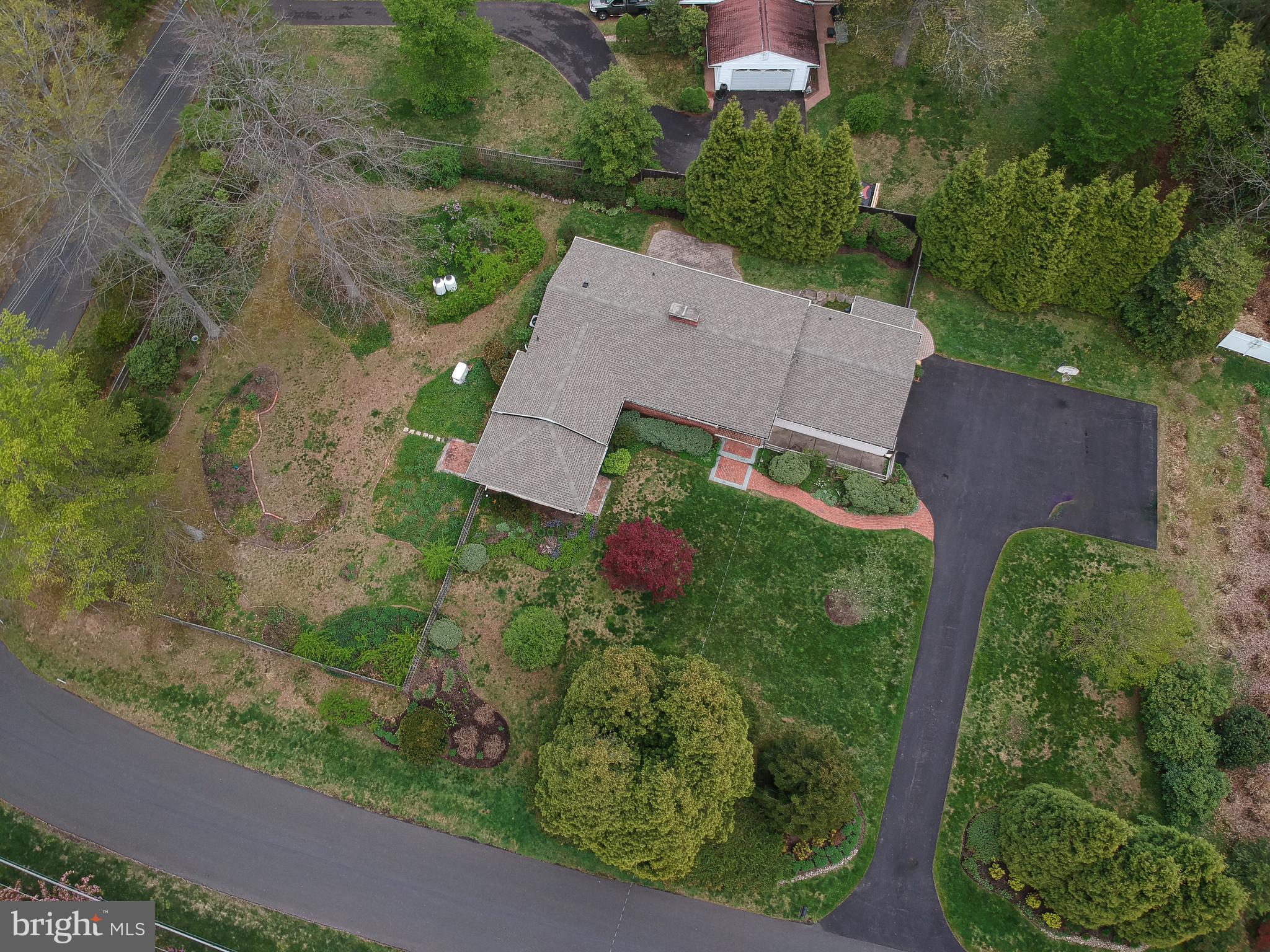 PEBBLE HILL - Residential