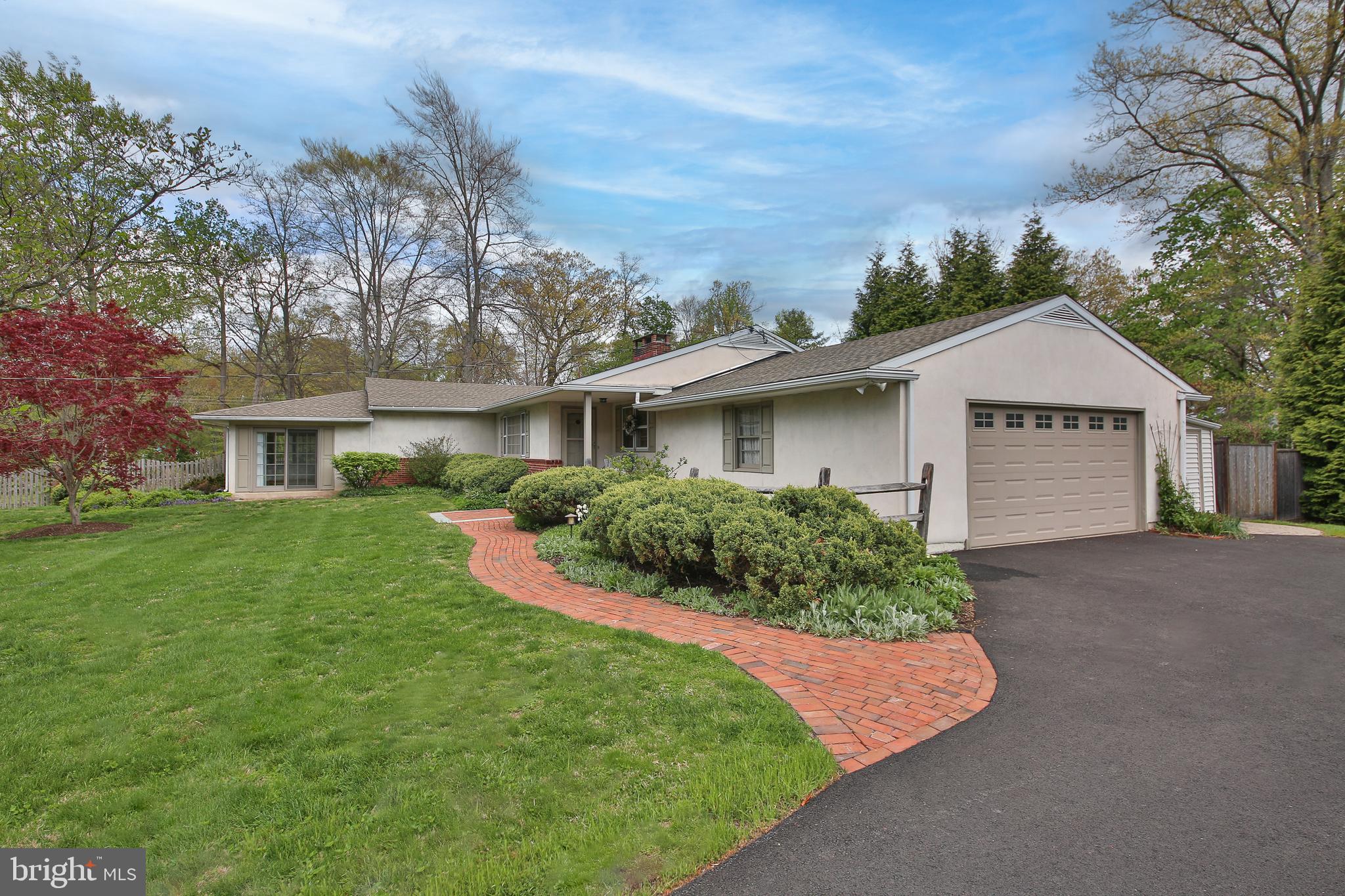 PEBBLE HILL - Residential