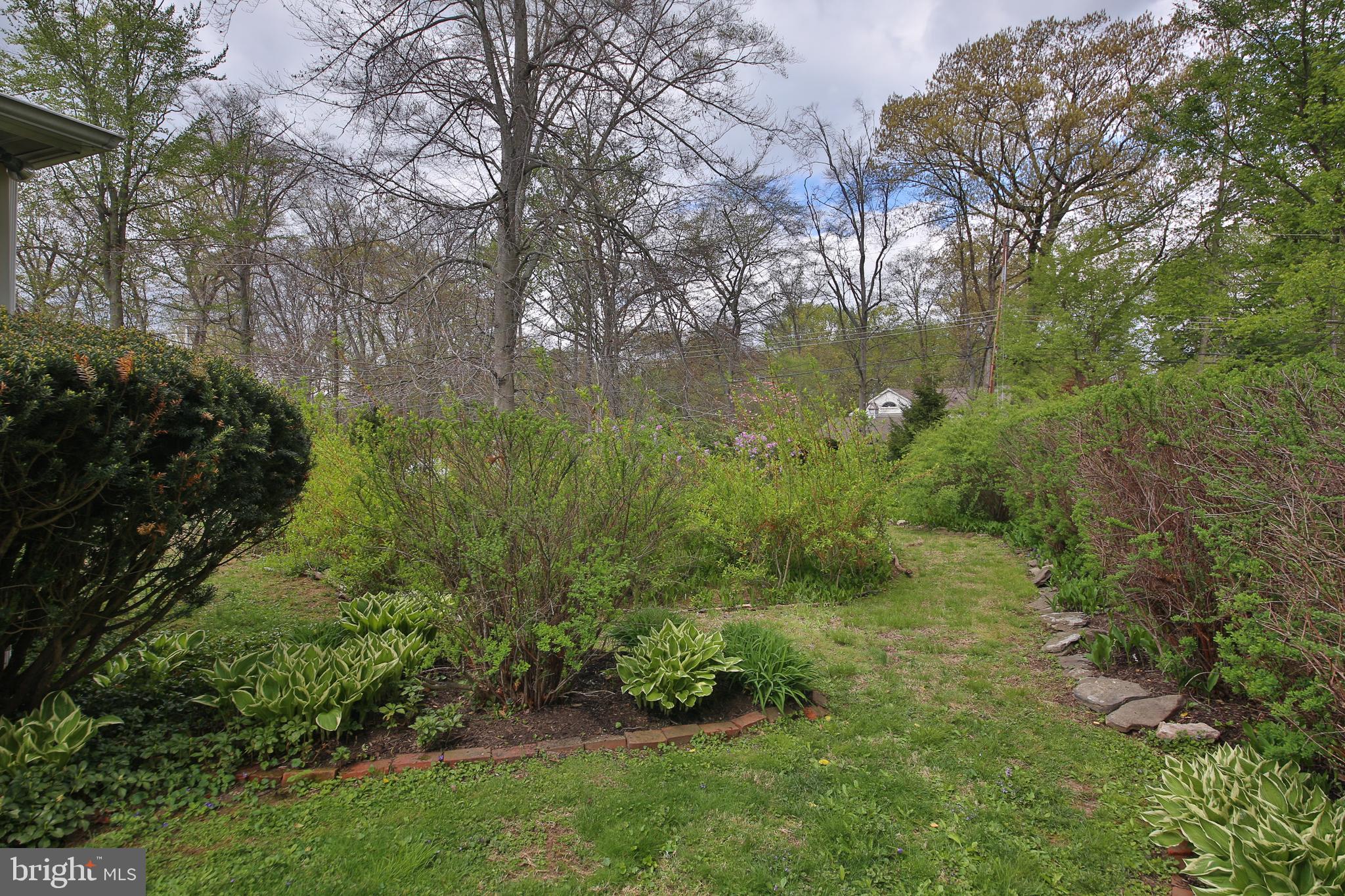 PEBBLE HILL - Residential