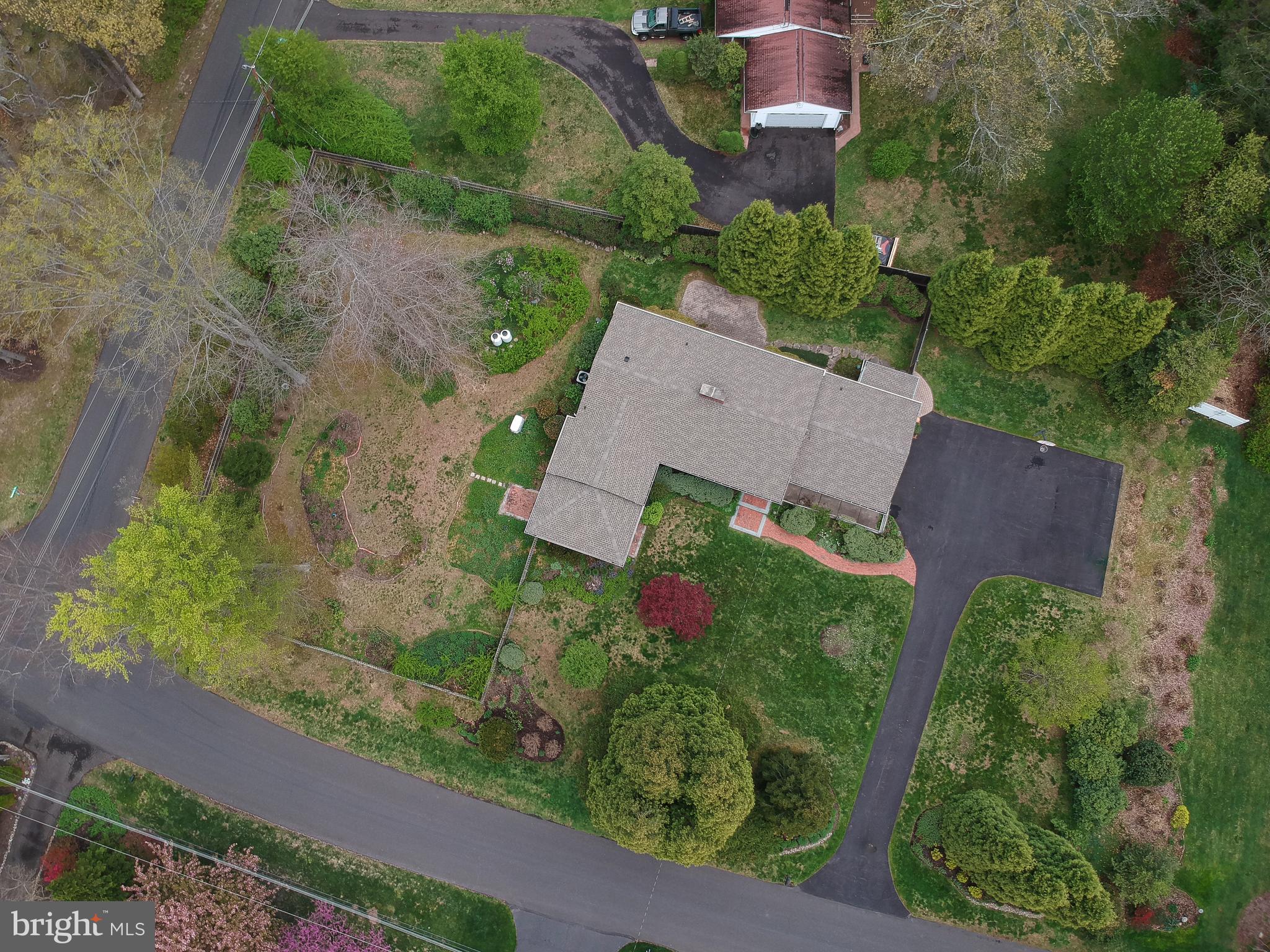 PEBBLE HILL - Residential