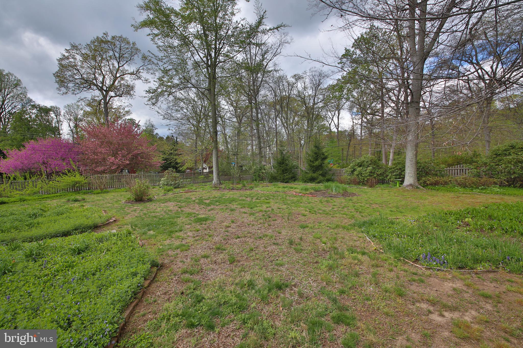 PEBBLE HILL - Residential